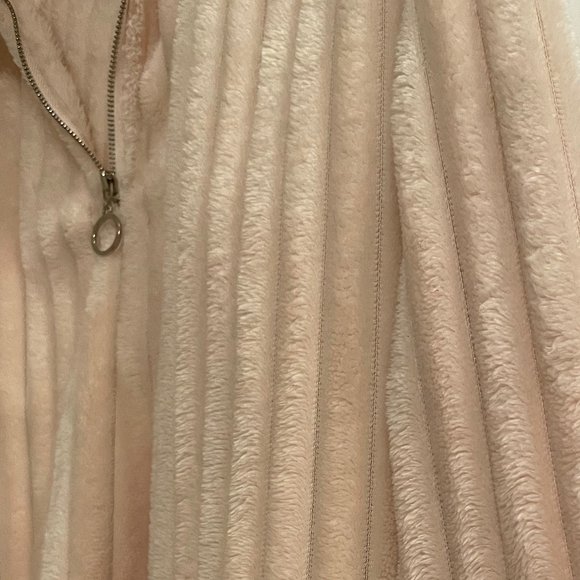 Daisy Fuentes, Quarter Zip Fluffy Faux Fur Sweater, Soft Pink, Medium, USED - Picture 3 of 6